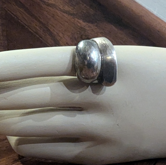 Vintage Silver modernist spiralling amphora Dome Ring approx Size 6 - Picture 16 of 16